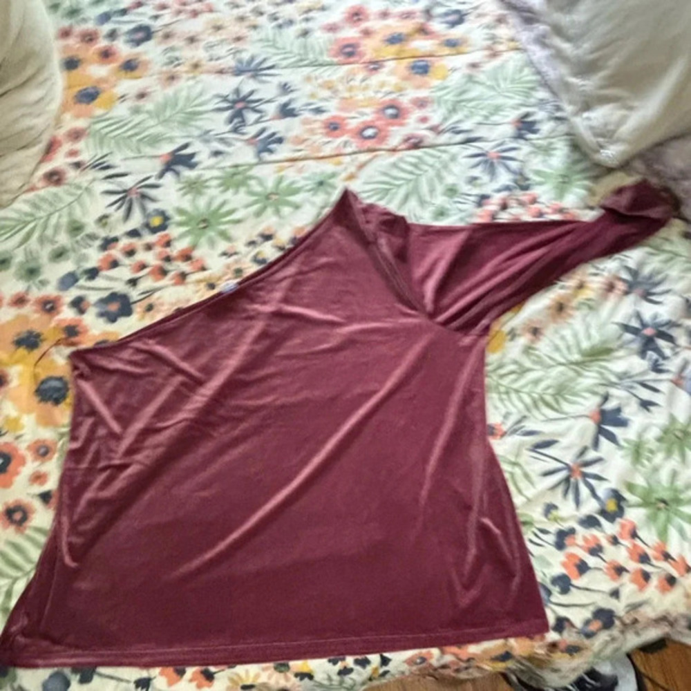 NWT Old Navy Asymmetrical Velvet Top Size 4X